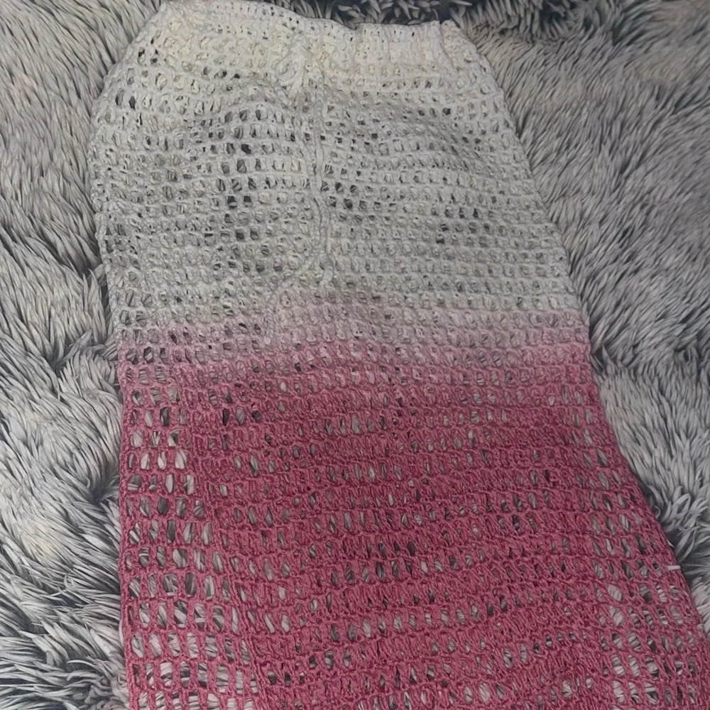 New White & Pink Crochet Beach Coverup Set, Size M - Picture 3 of 5